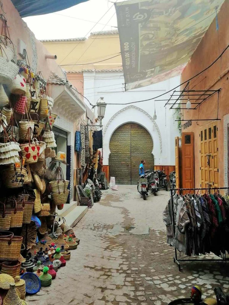 Parada en Marrakech: circuito por las ciudades imperiales